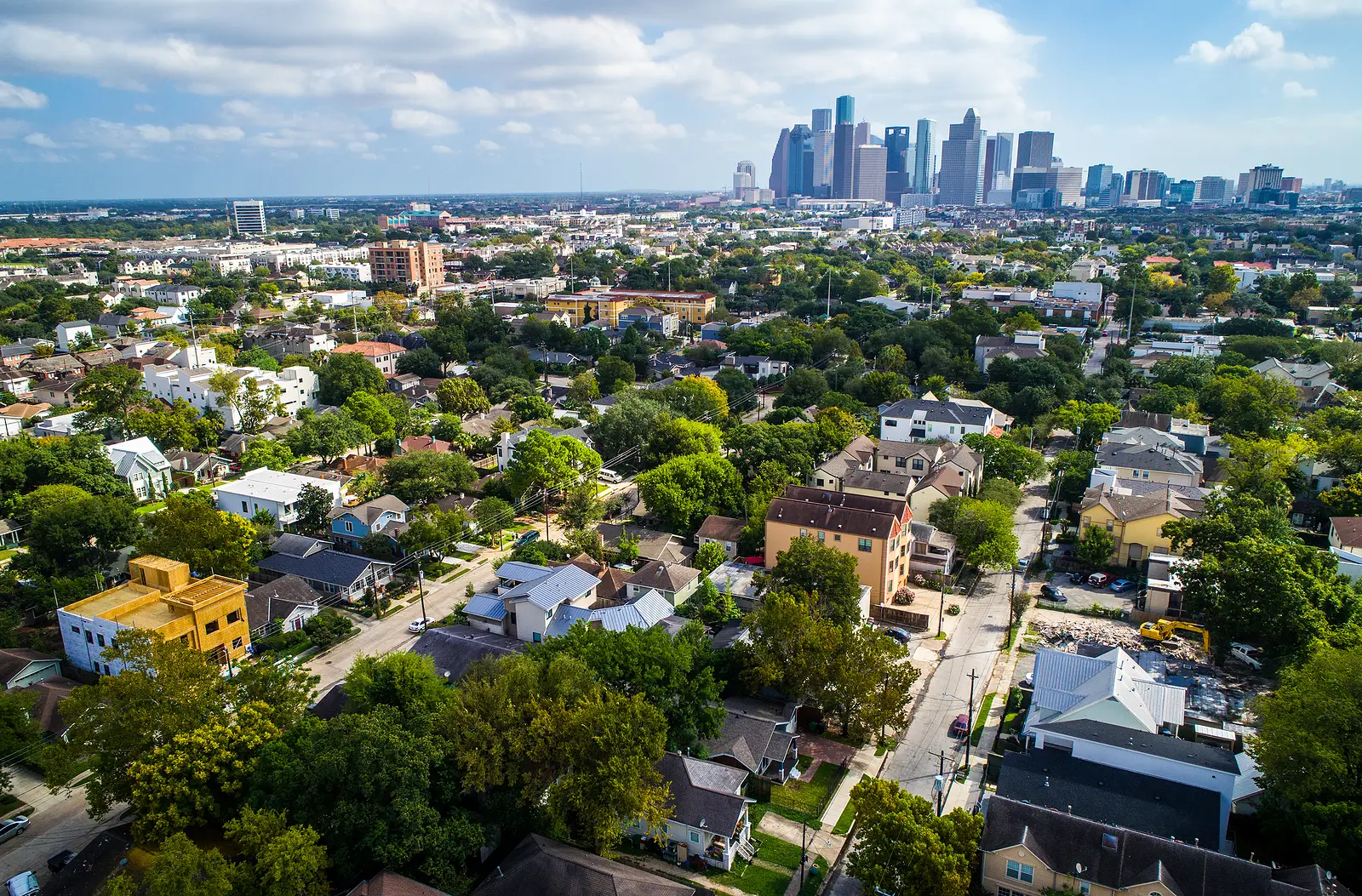 What Landlords Should Know About Renting Near Houston Job Hubs